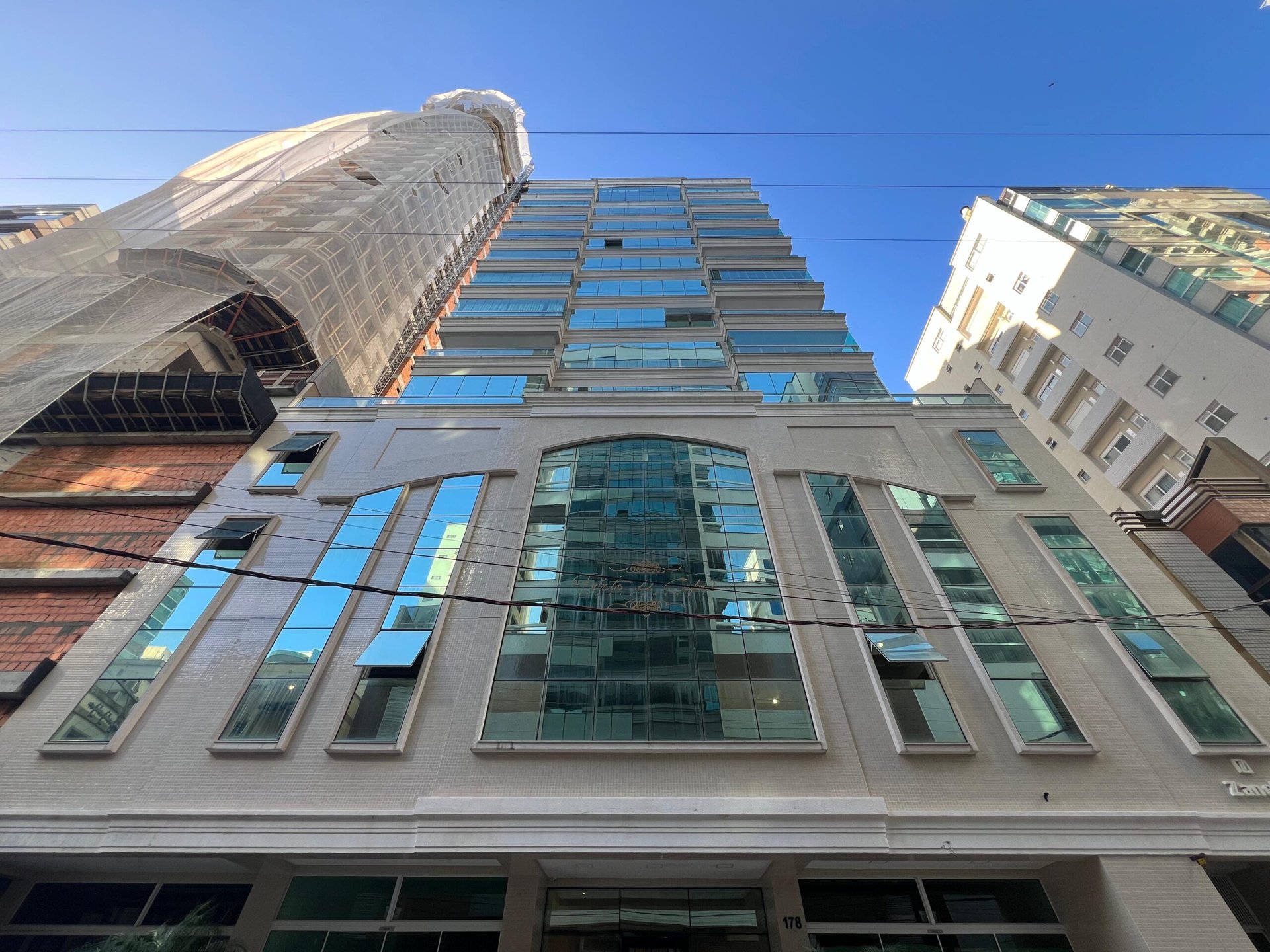 Apartamento 3 suítes no Porto Di Capri — Meia Praia, Itapema SC