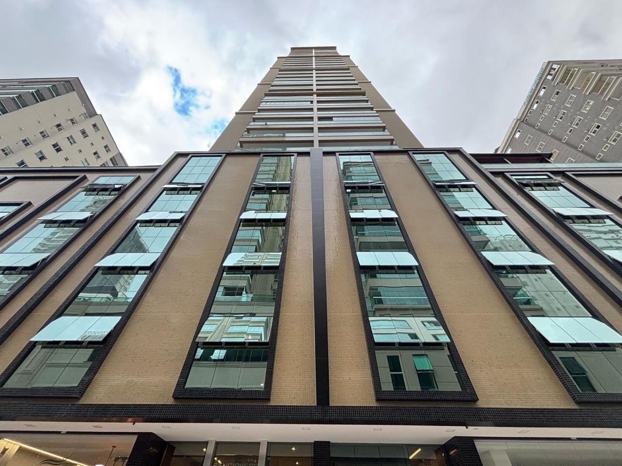 Apartamento 3 suítes no Sangiovese — Meia Praia, Itapema SC