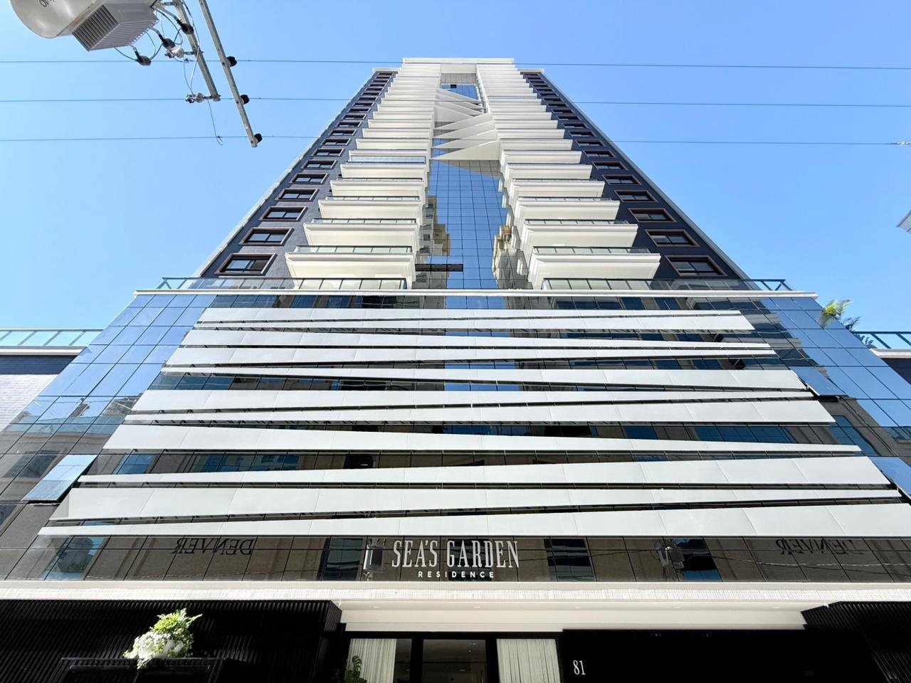 Apartamento 3 suítes no Sea’s Garden — Meia Praia, Itapema SC
