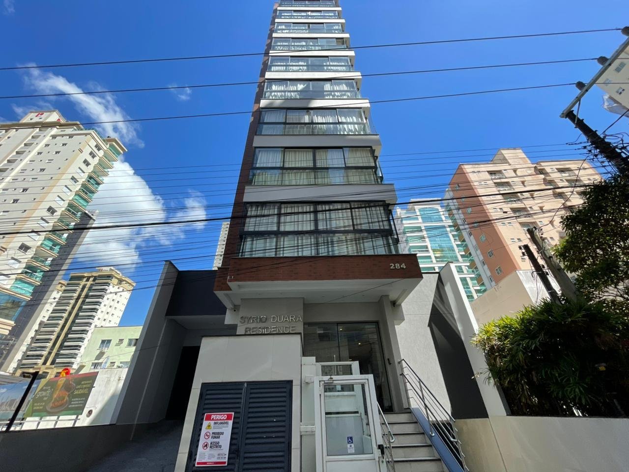 Apartamento 3 suítes no Syrio Duara — Meia Praia, Itapema SC