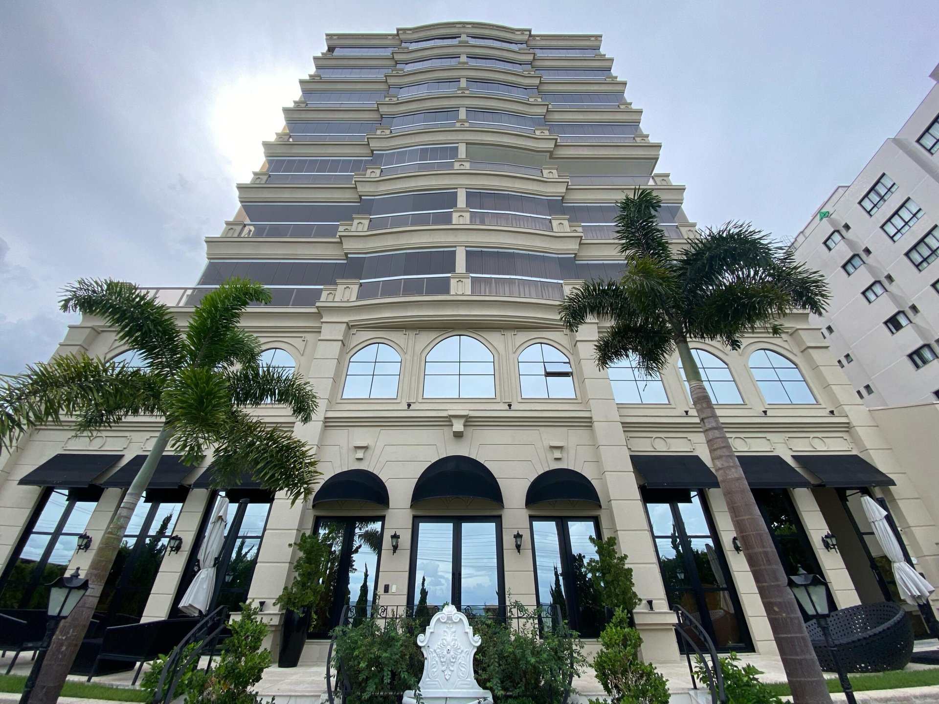 Apartamento 4 suítes no Belvedere — Meia Praia, Itapema SC