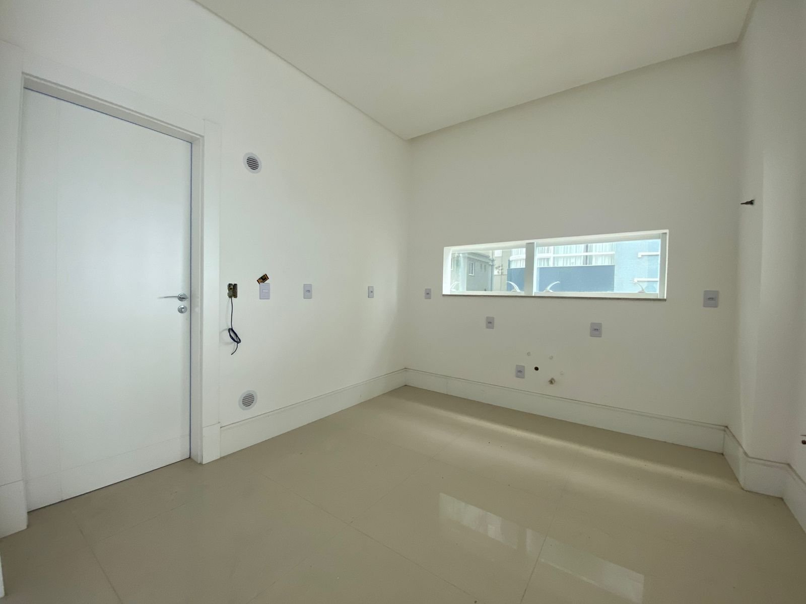 Apartamento 4 suítes no Cambirela — foto 3