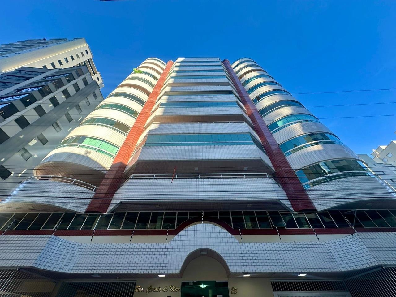 Apartamento 4 suítes no Corais do Mar — Meia Praia, Itapema SC