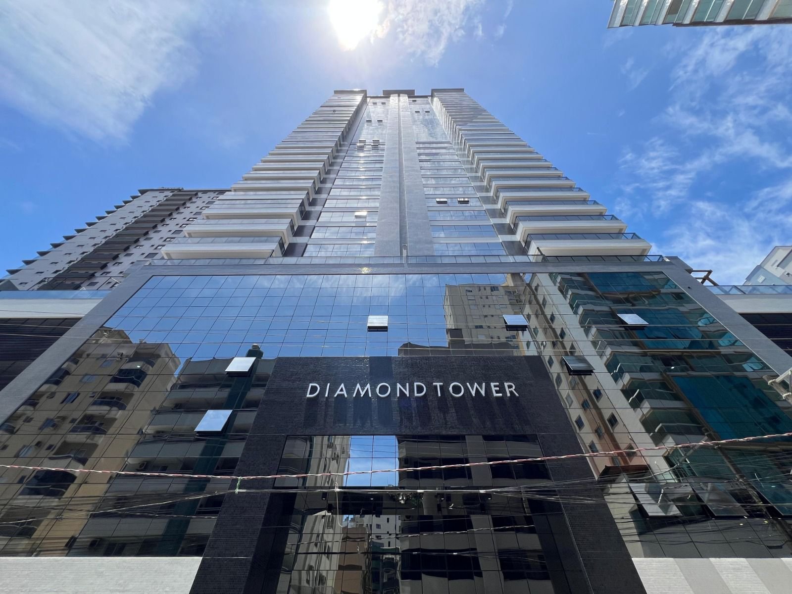 Apartamento 4 suítes no Diamond Tower — Meia Praia, Itapema SC