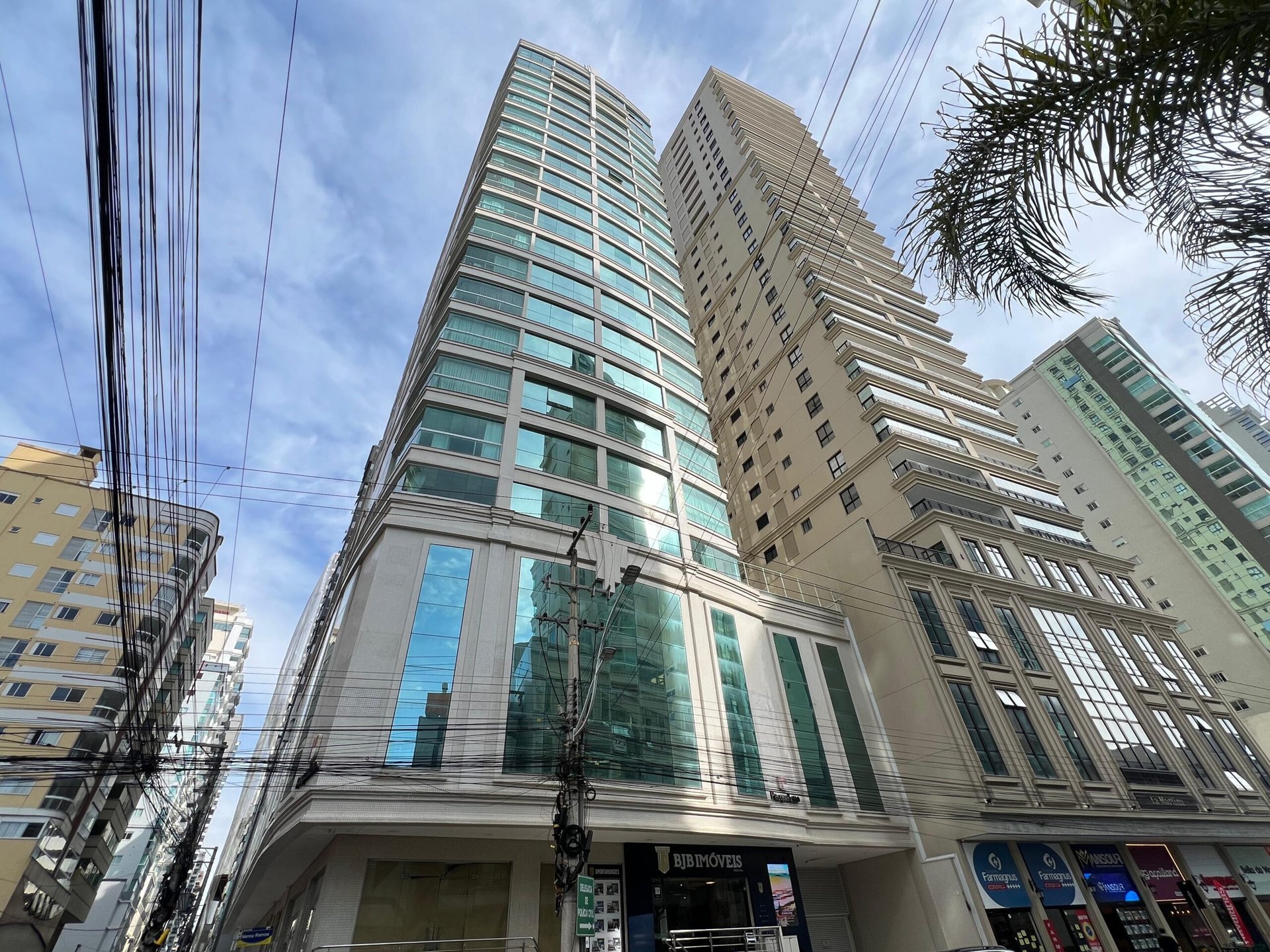 Apartamento 4 suítes no Evidence Tower — Meia Praia, Itapema SC