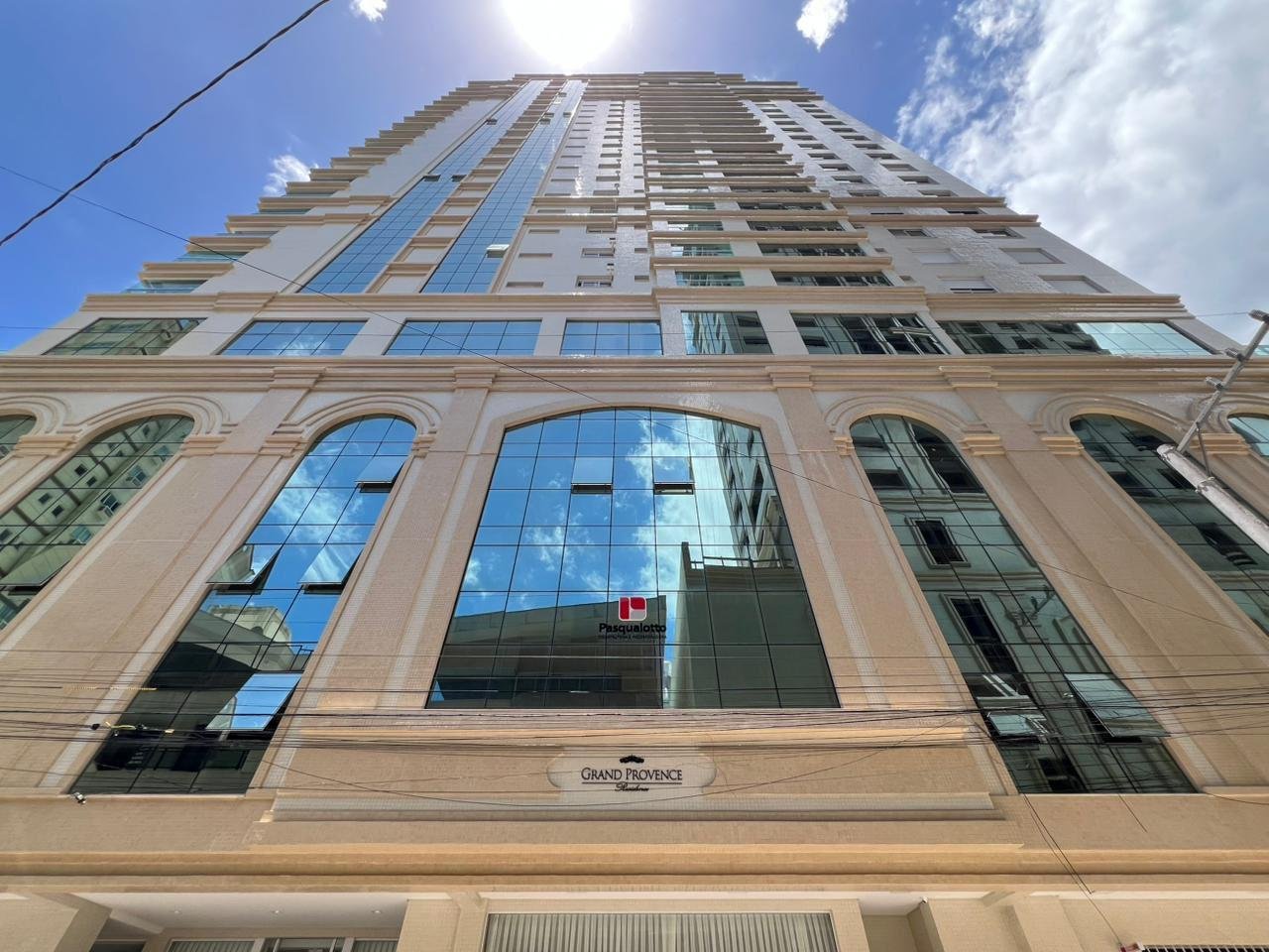 Apartamento 4 suítes no Grand Provence — Meia Praia, Itapema SC