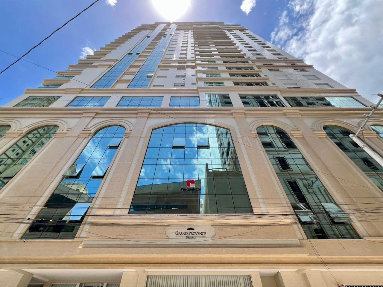 Apartamento 4 suítes no Grand Provence — Meia Praia, Itapema SC