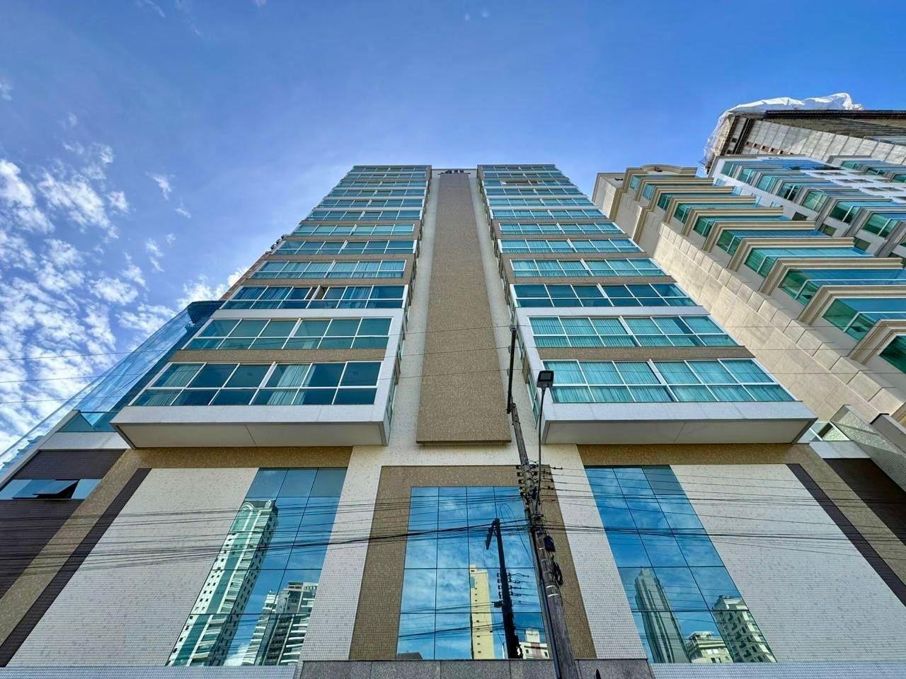 Apartamento 4 suítes no Helsinki — Meia Praia, Itapema SC