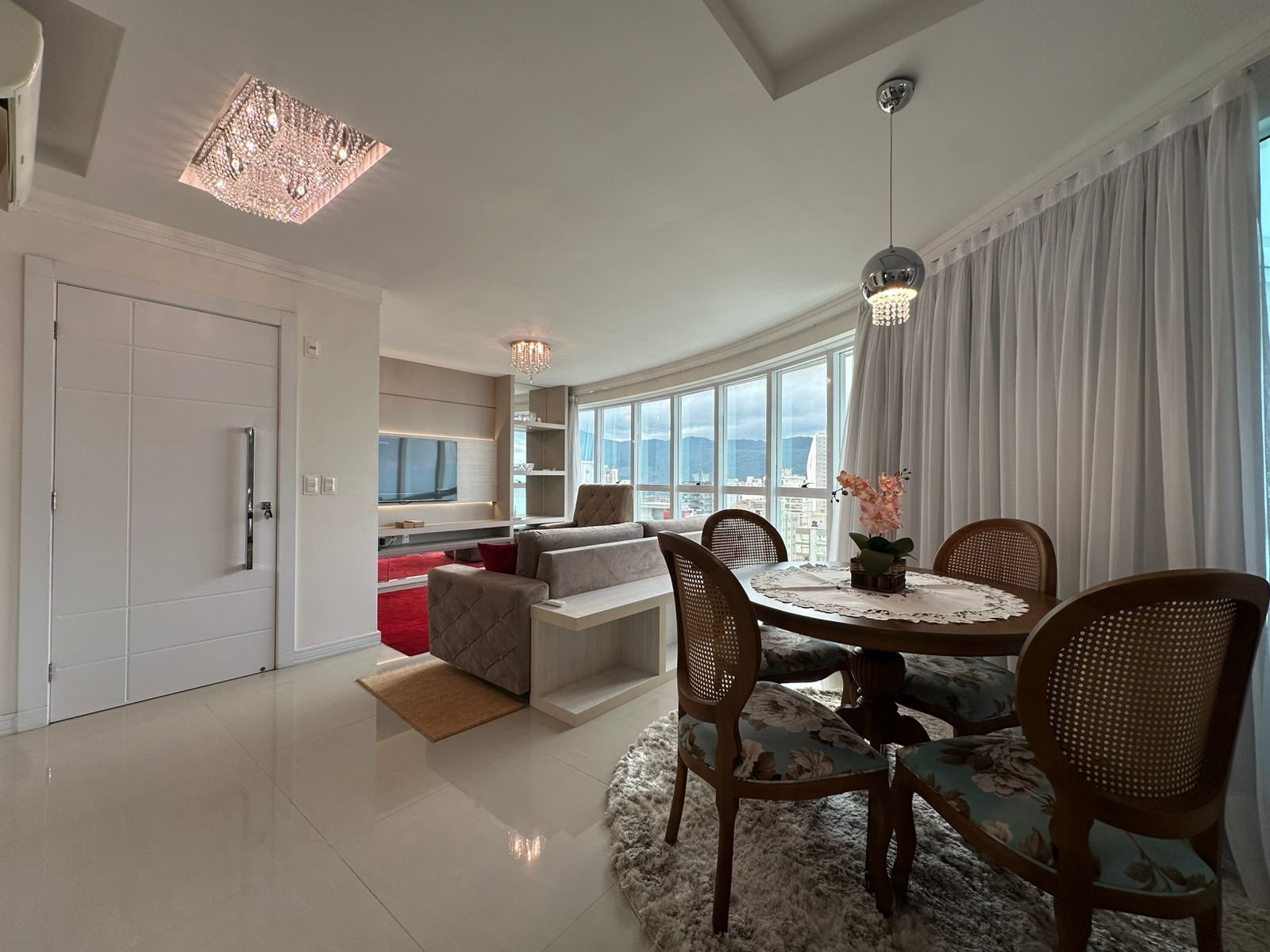 Apartamento 4 suítes no Jardim das Alamandas — foto 4
