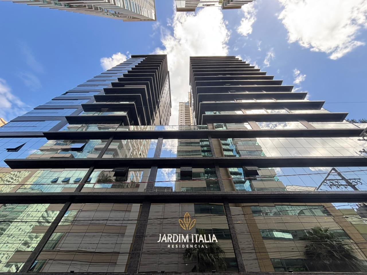 Apartamento 4 suítes no Jardim Itália — Meia Praia, Itapema SC