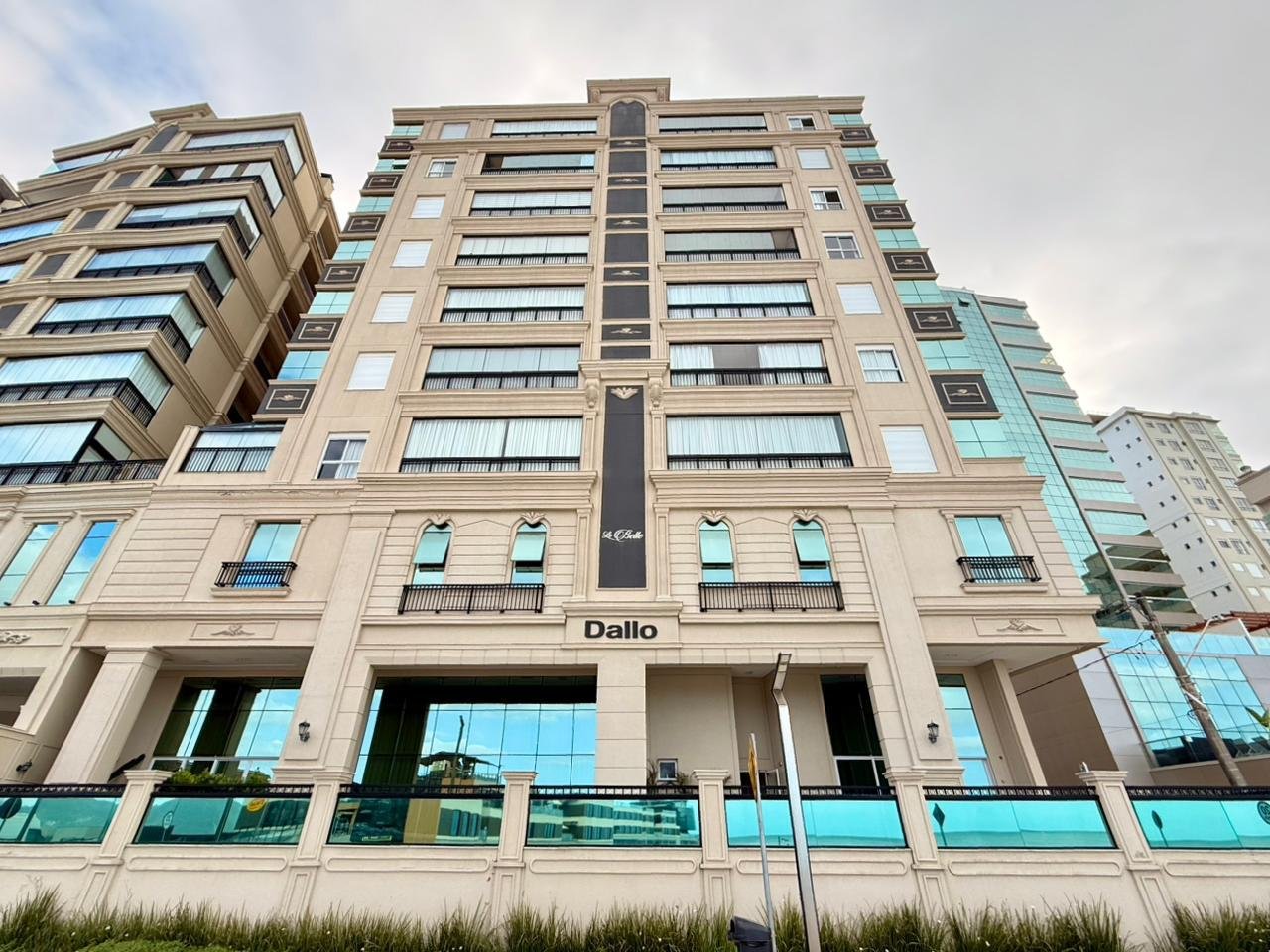 Apartamento 4 suítes no La Belle — Meia Praia, Itapema SC