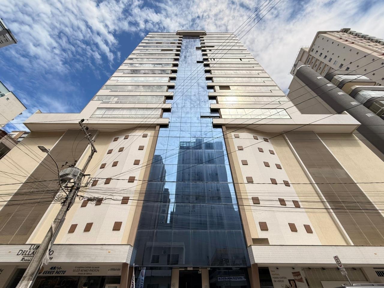 Apartamento 4 suítes no Luana Dellagnelo — Meia Praia, Itapema SC