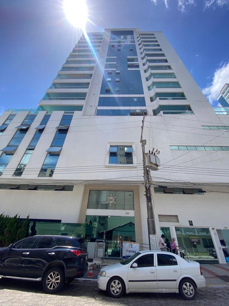 Apartamento 4 suítes no Magic Tower — Meia Praia, Itapema SC