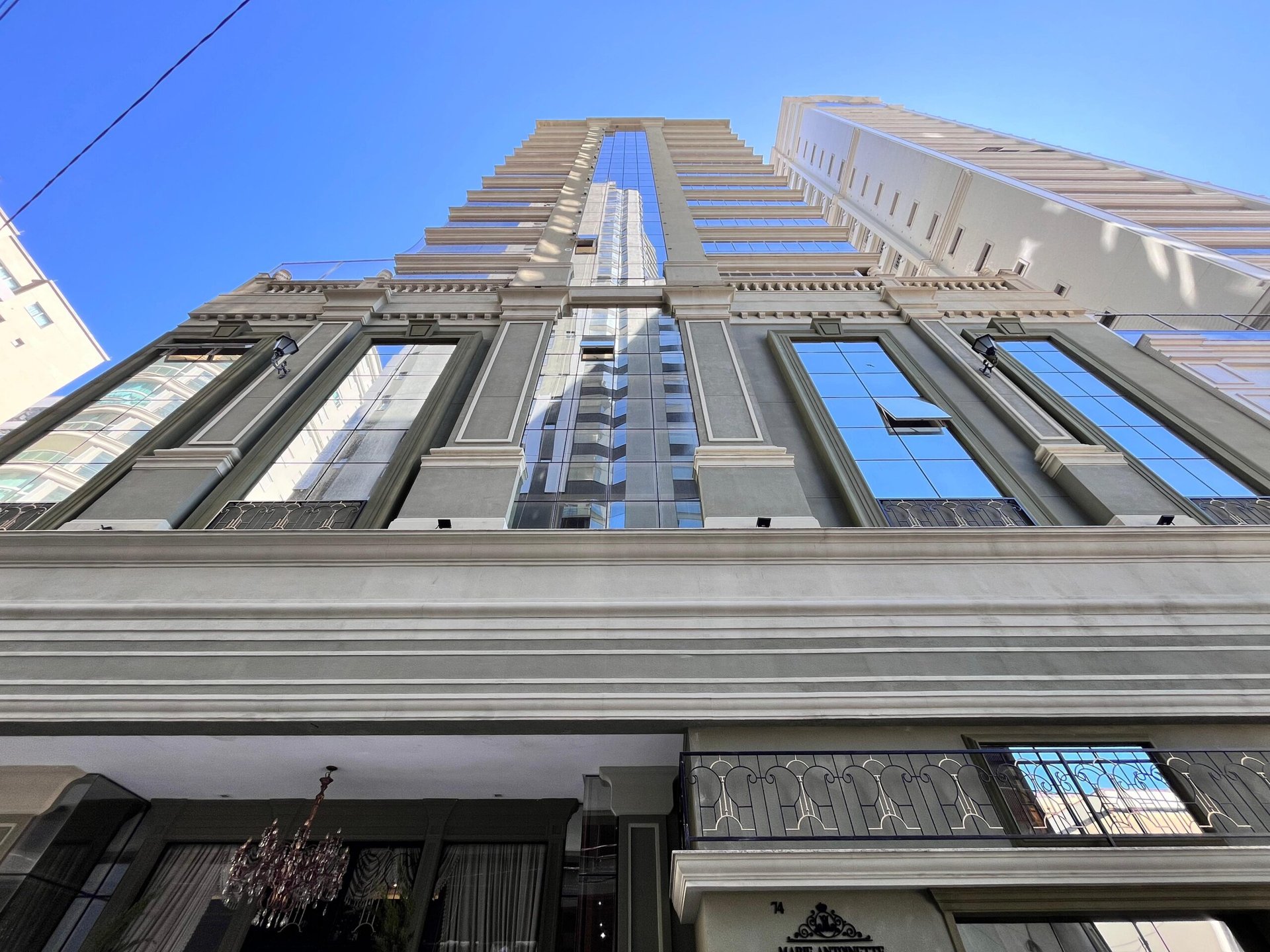 Apartamento 4 suítes no Marie Antoinette — Meia Praia, Itapema SC