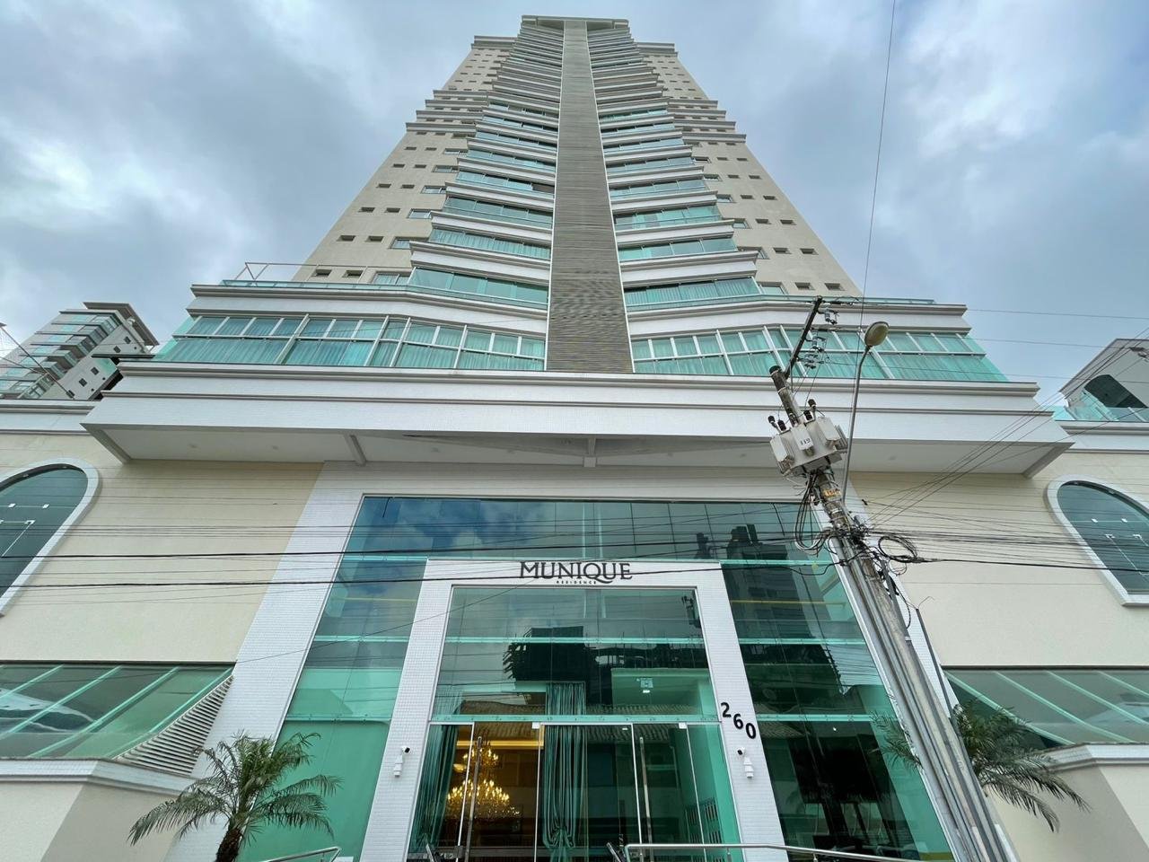 Apartamento 4 suítes no Munique — Meia Praia, Itapema SC