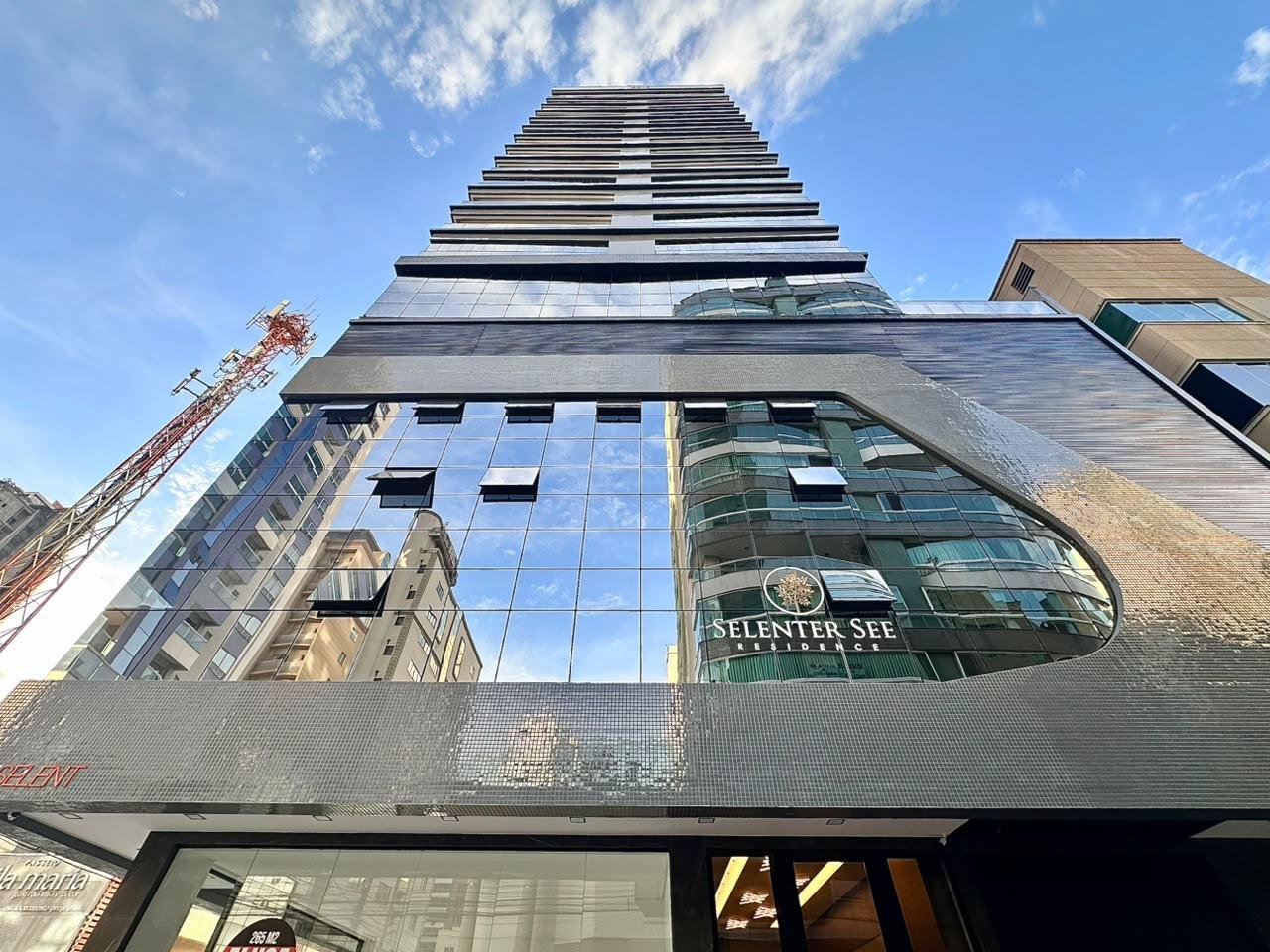 Apartamento 4 suítes no Selenter See — Meia Praia, Itapema SC