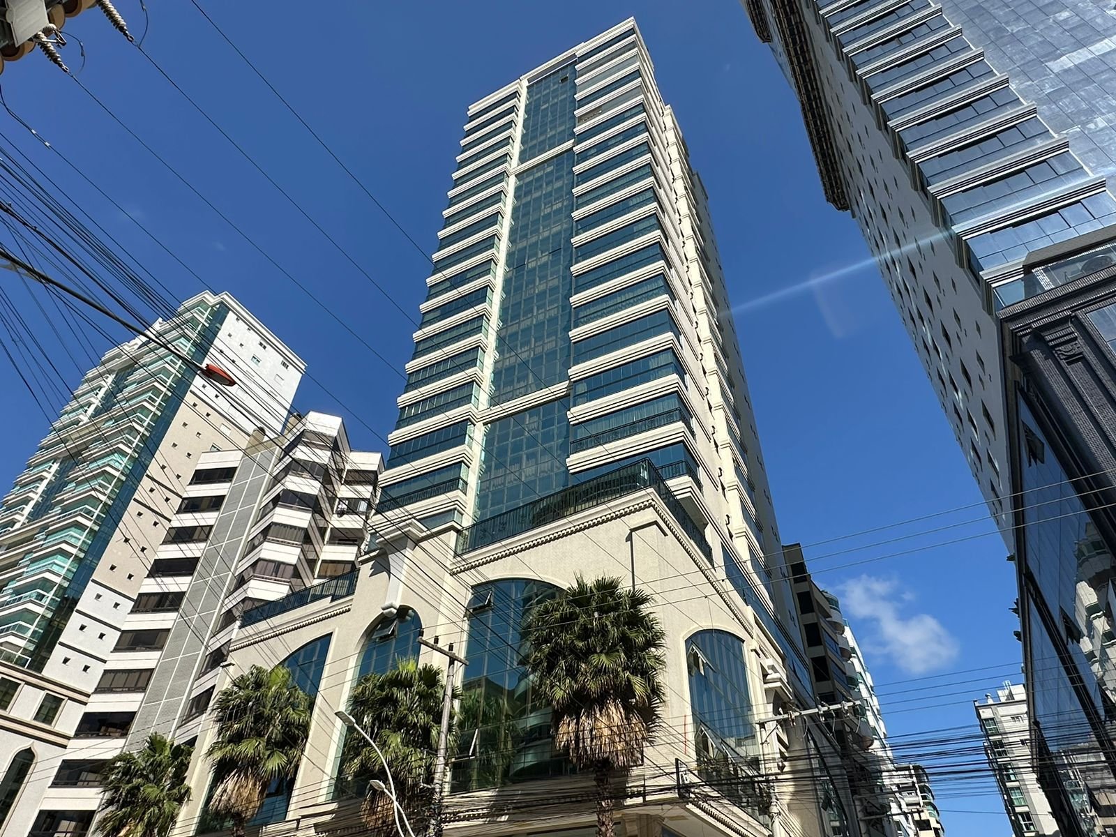 Apartamento 4 suítes no Villa de Siena — Meia Praia, Itapema SC