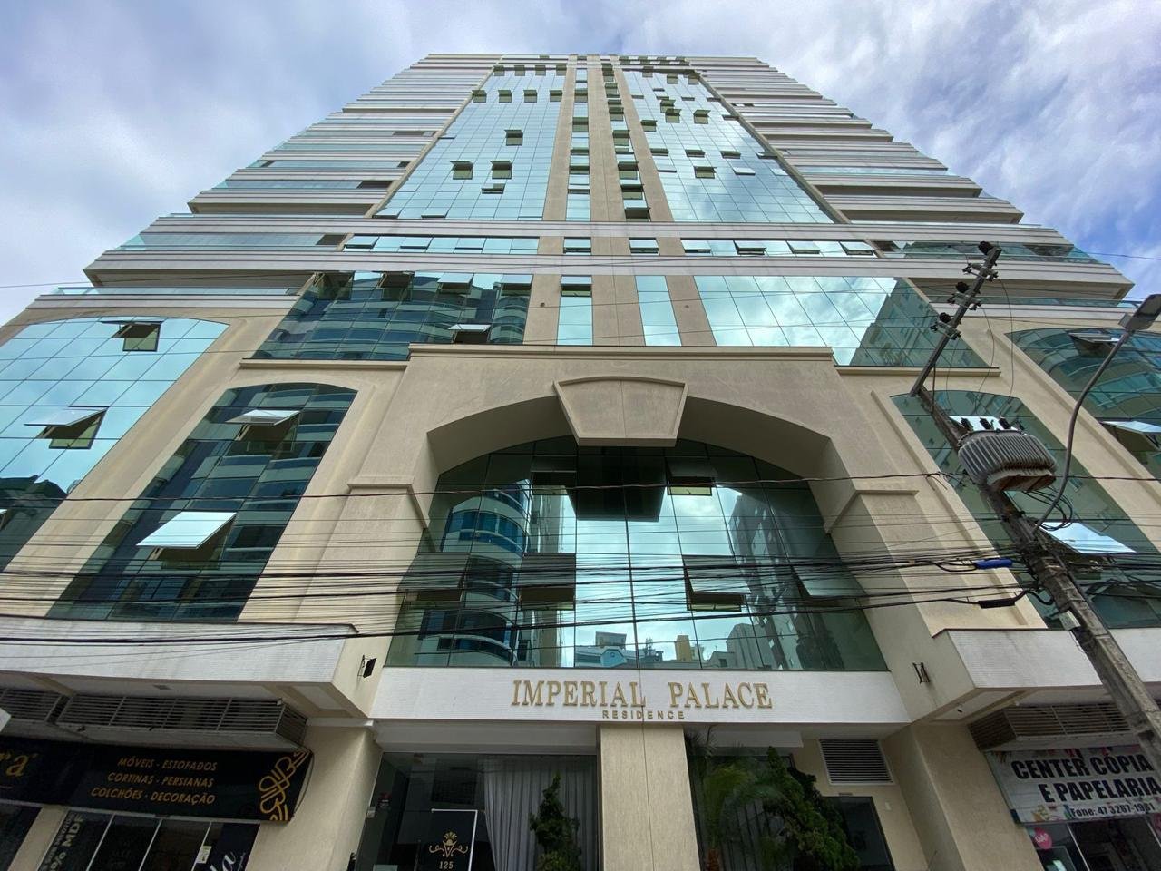 Apartamento 5 suítes no Imperial Palace — Meia Praia, Itapema SC