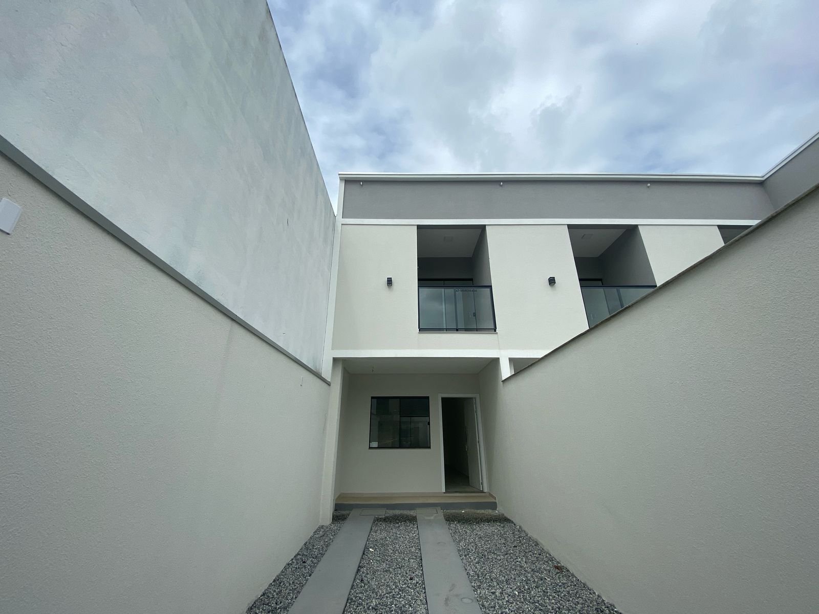 Casa 2 suítes — Rua — foto 2