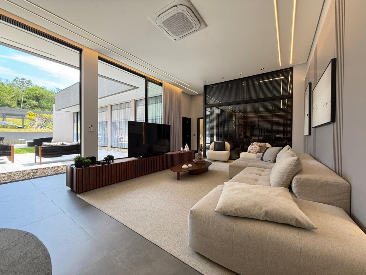 Casa 3 suítes no Outros — foto 4