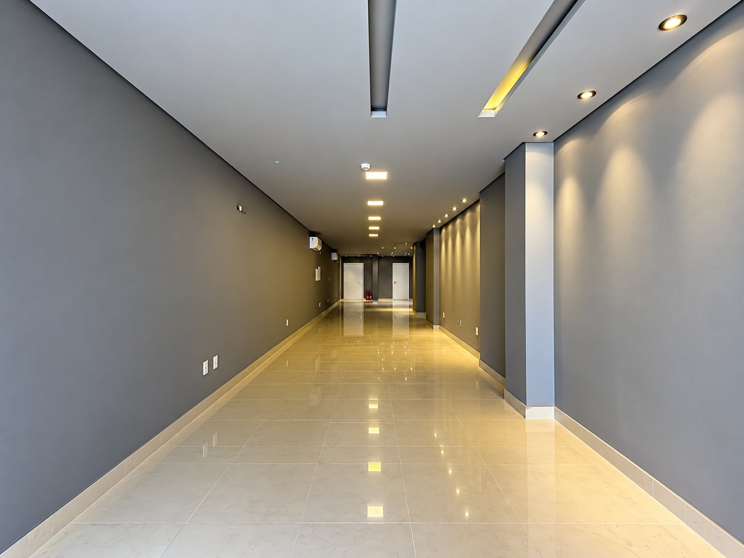 Sala Comercial no Meia Praia — foto 2