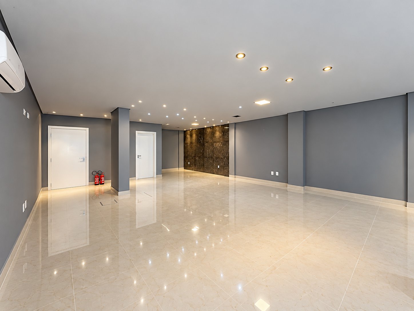 Sala Comercial no Meia Praia — foto 5