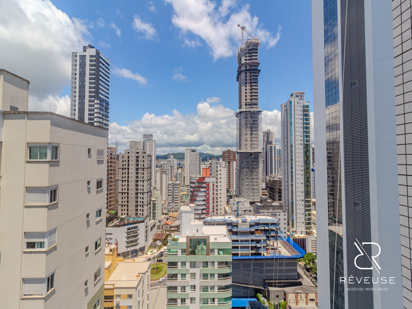 Apartamento no Edifício Cartagena Residence em Balneário Camboriú — foto 9