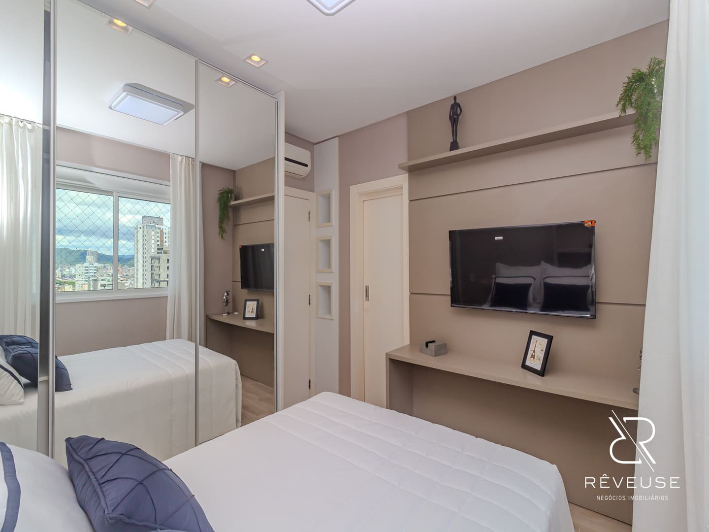 Apartamento no Edifício Cartagena Residence em Balneário Camboriú — foto 11