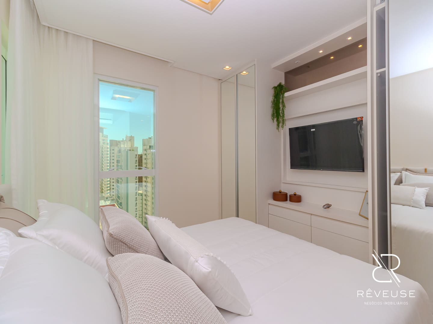 Apartamento no Edifício Cartagena Residence em Balneário Camboriú — foto 12