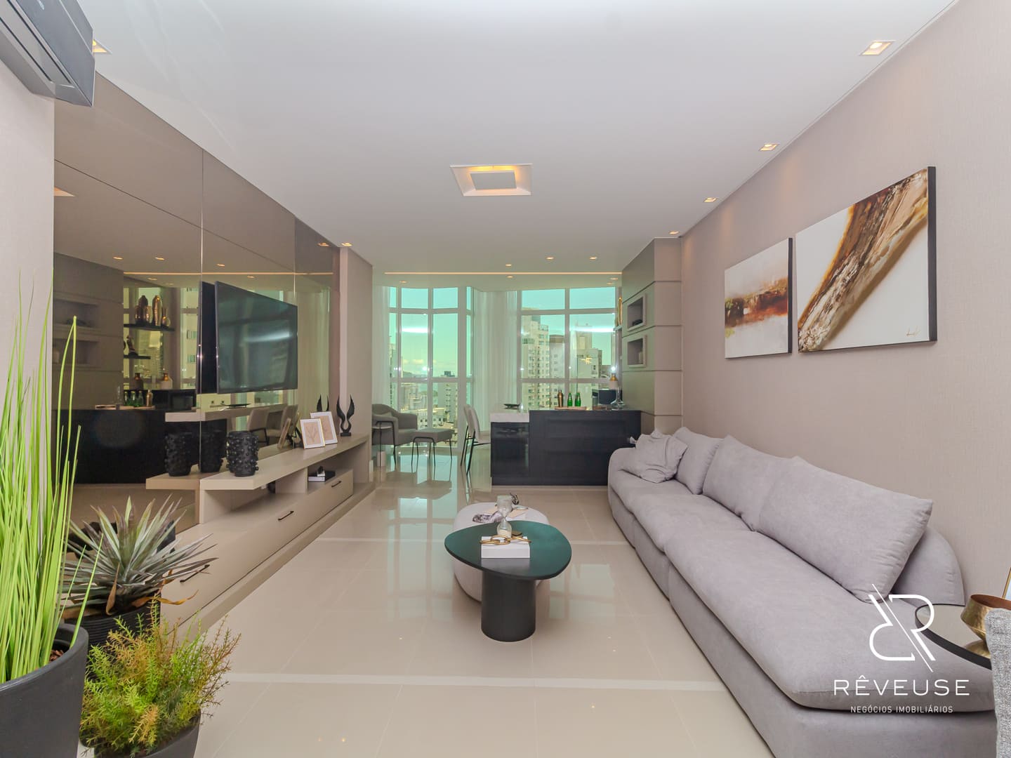 Apartamento no Edifício Cartagena Residence em Balneário Camboriú — foto 1