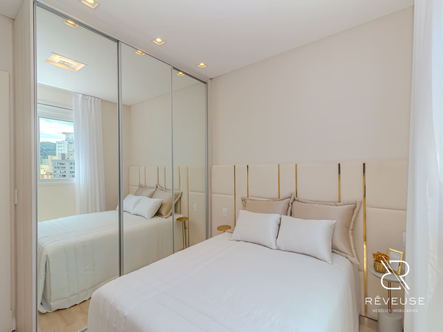 Apartamento no Edifício Cartagena Residence em Balneário Camboriú — foto 14