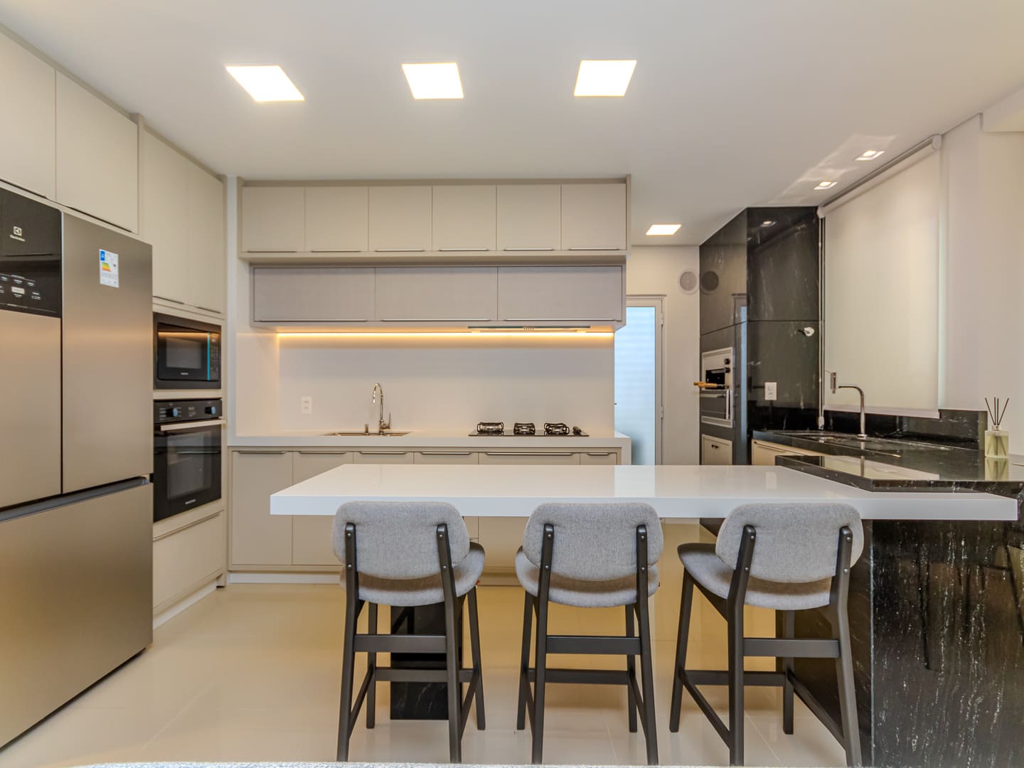 Apartamento no Edifício Edgar Wegner em Balneário Camboriú — foto 3