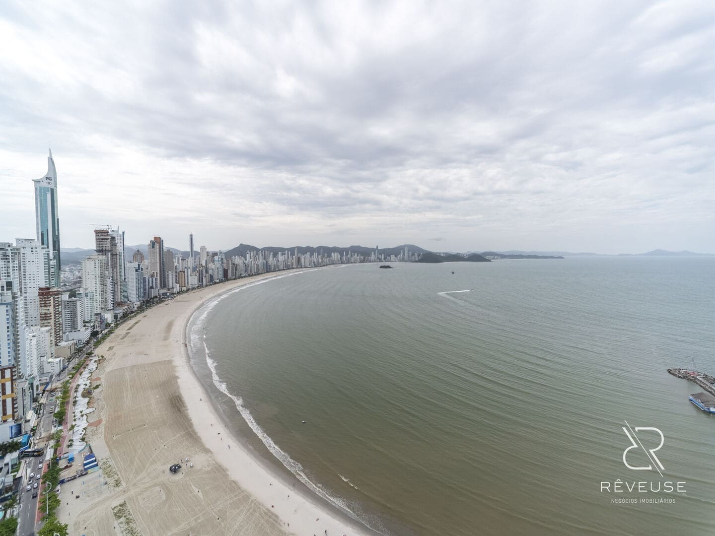 Apartamento no Edifício Pharos em Balneário Camboriú — foto 6