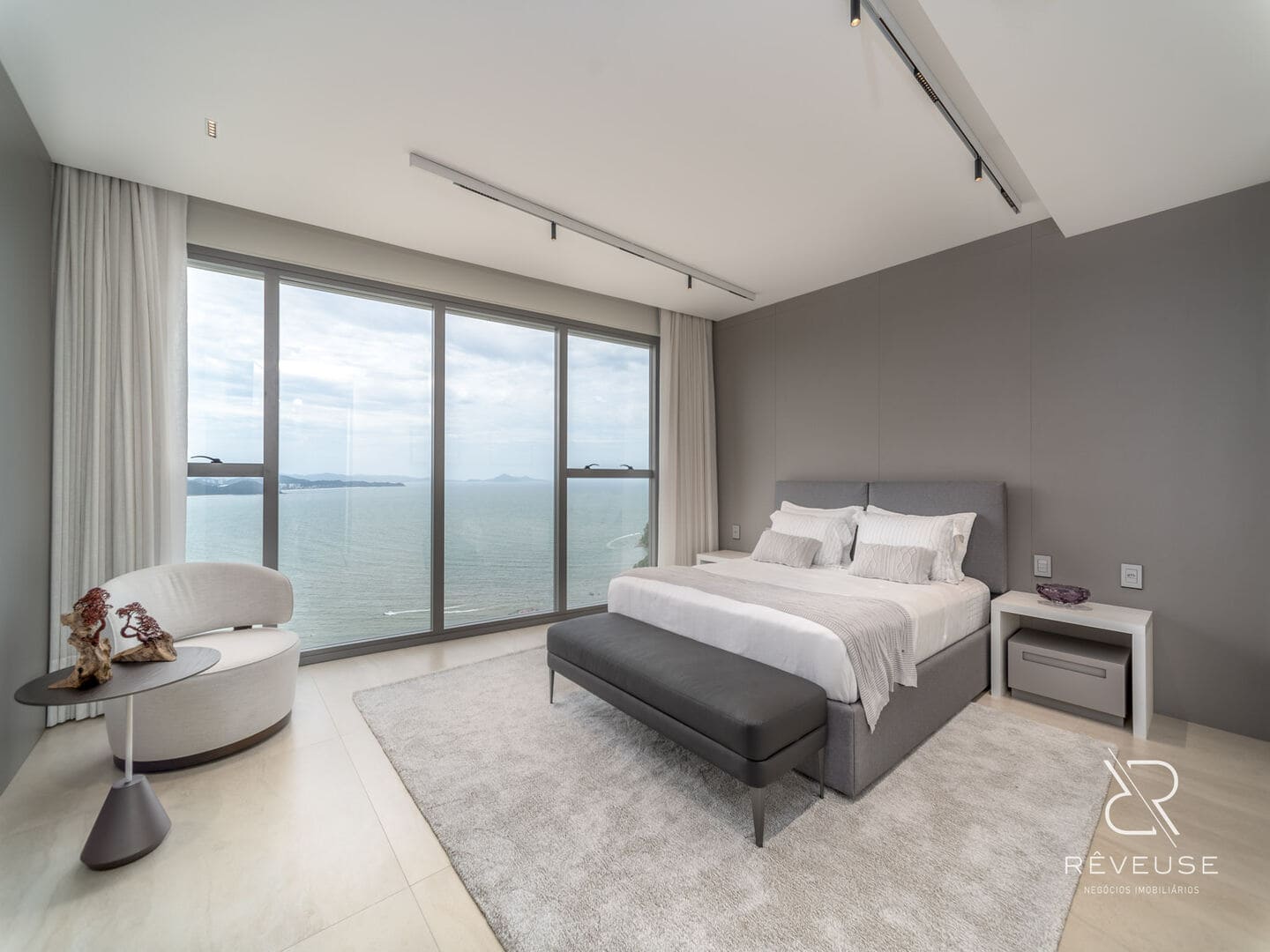 Apartamento no Edifício Pharos em Balneário Camboriú — foto 13