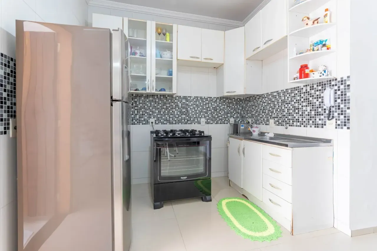 Casa com 3 suítes e 2 vagas de garagem no Centro de Balneário Camboriú. — foto 20