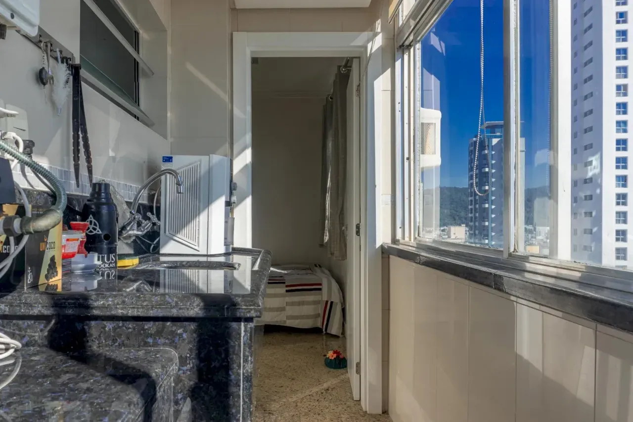 Cobertura no Centro com 4 dormitórios sendo 1 suíte e 1 vaga de garagem de Balneário Camboriú — foto 9