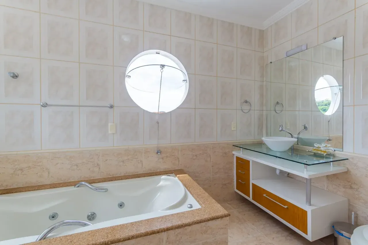 Casa com 4 dormitórios sendo 2 suítes e 2 vagas de garagem no Bairro Nações em Balneário Camboriú — foto 16