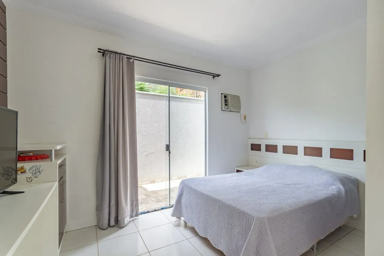 Casa com 4 dormitórios sendo 2 suítes e 2 vagas de garagem no Bairro Nações em Balneário Camboriú — foto 10