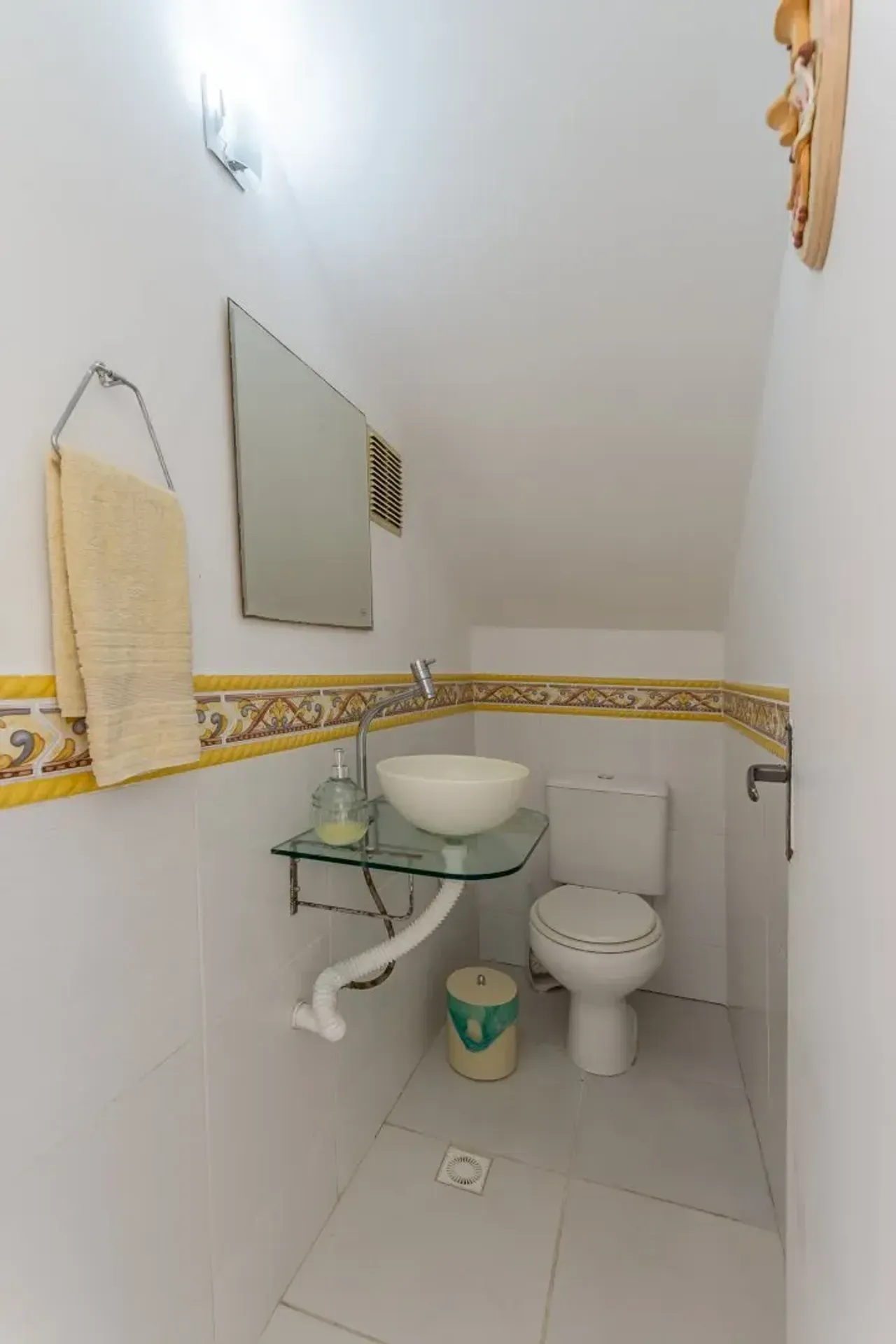 Casa com 4 dormitórios sendo 2 suítes e 2 vagas de garagem no Bairro Nações em Balneário Camboriú — foto 9