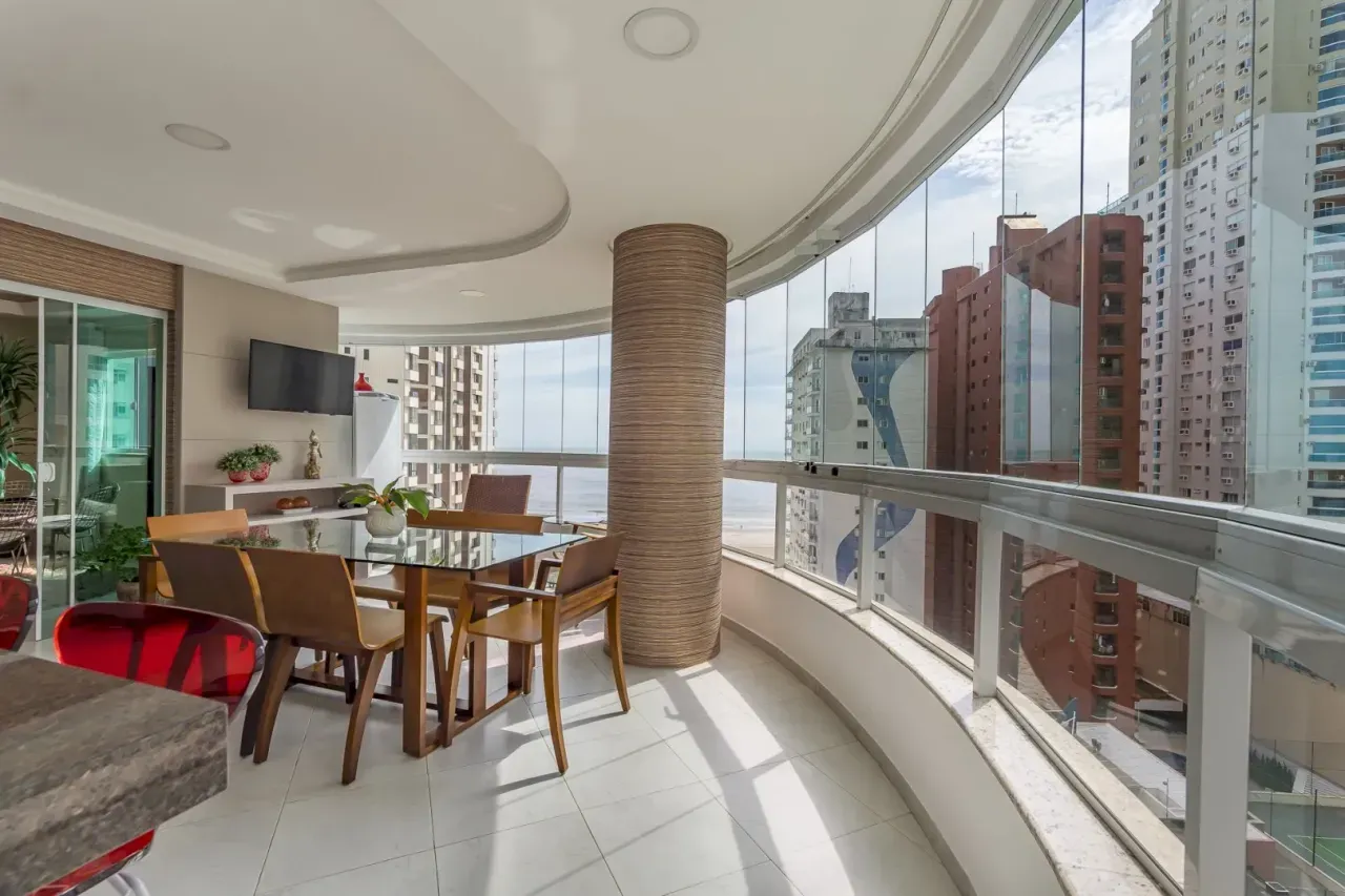 Apartamento no Edifício Residencial Petrópolis com 3 suítes em Balneário Camboriú — foto 6