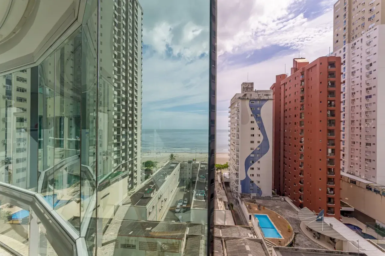 Apartamento no Edifício Residencial Petrópolis com 3 suítes em Balneário Camboriú — foto 8