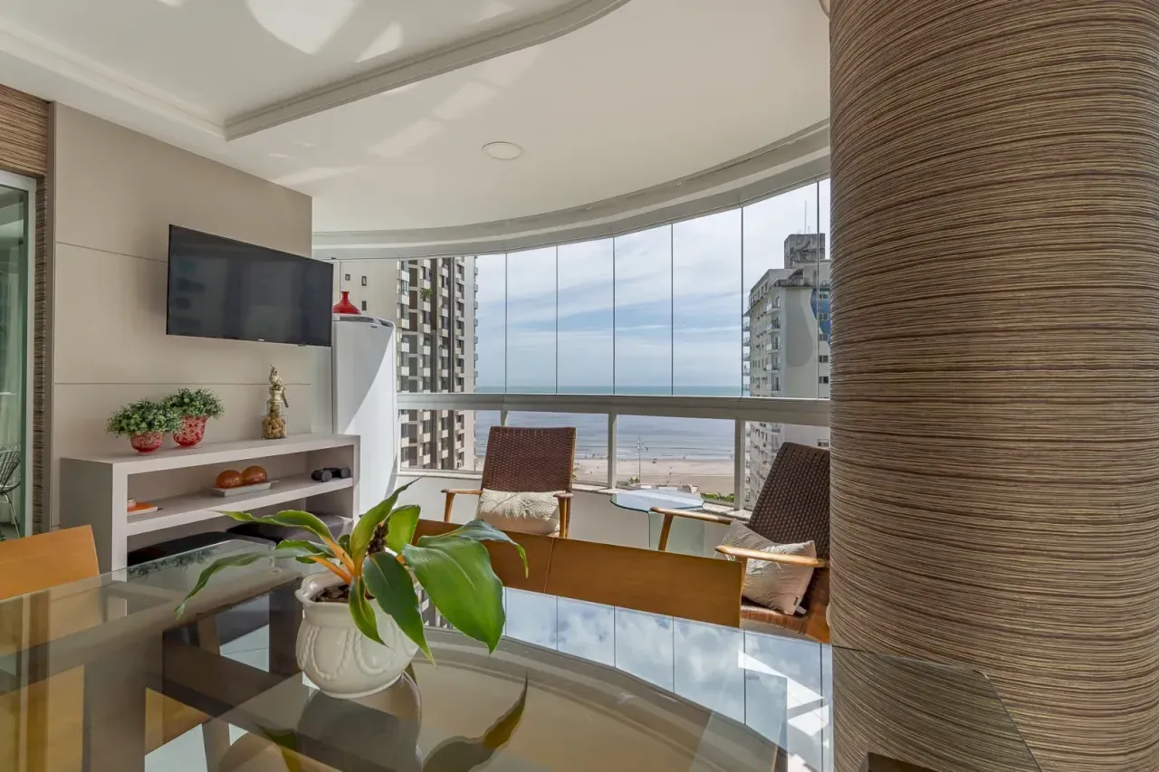 Apartamento no Edifício Residencial Petrópolis com 3 suítes em Balneário Camboriú — foto 9