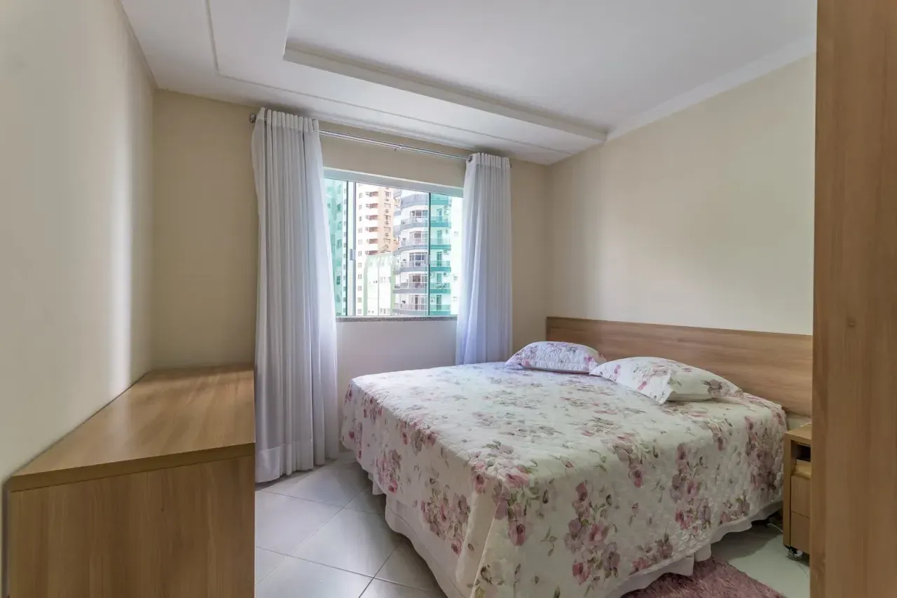 Apartamento no Edifício Residencial Petrópolis com 3 suítes em Balneário Camboriú — foto 17