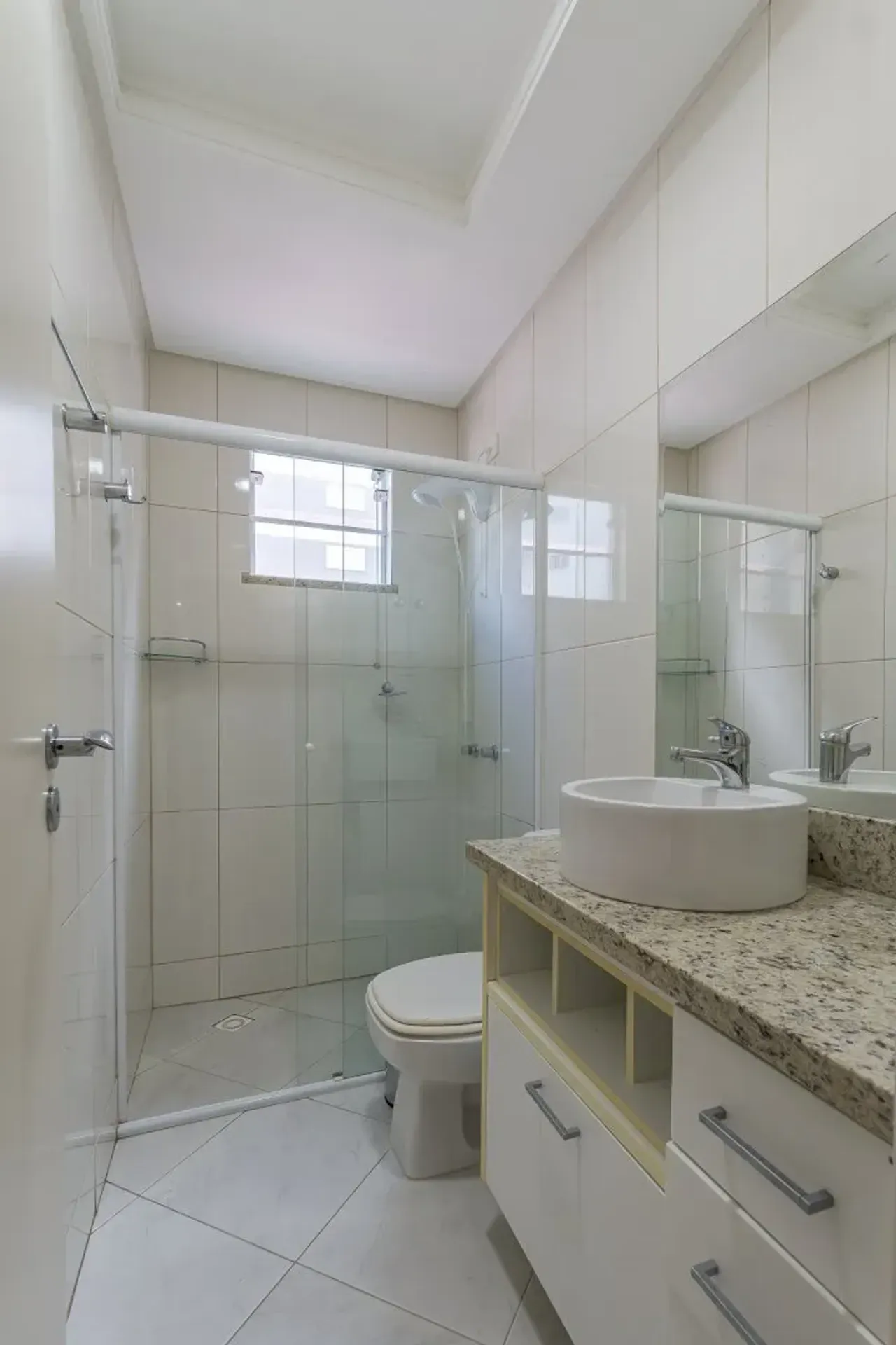 Apartamento no Edifício Residencial Petrópolis com 3 suítes em Balneário Camboriú — foto 19