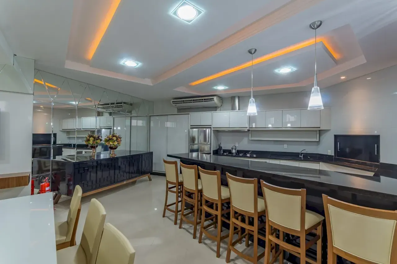 Apartamento no Edifício Residencial Petrópolis com 3 suítes em Balneário Camboriú — foto 26