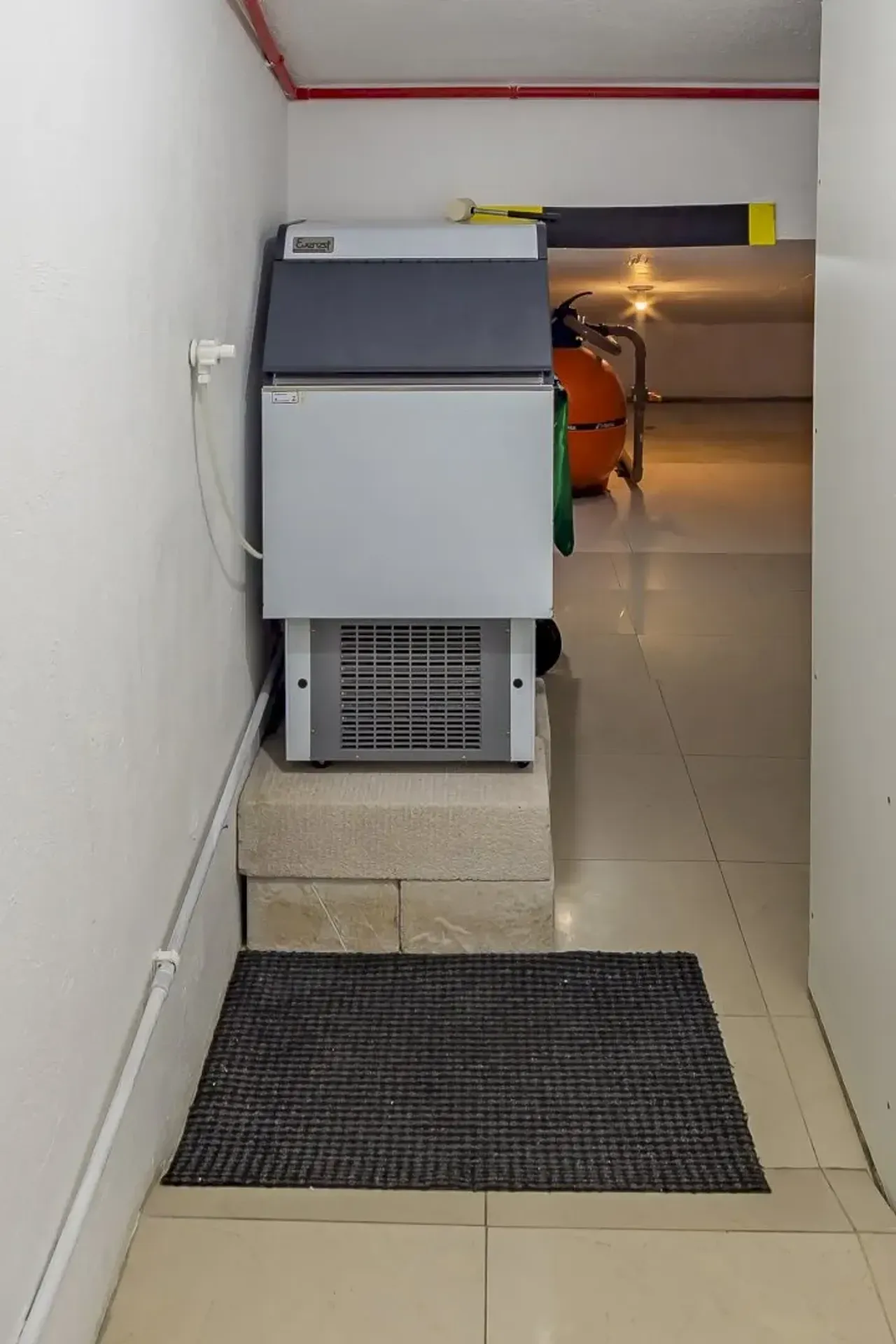 Apartamento no Edifício Residencial Petrópolis com 3 suítes em Balneário Camboriú — foto 28