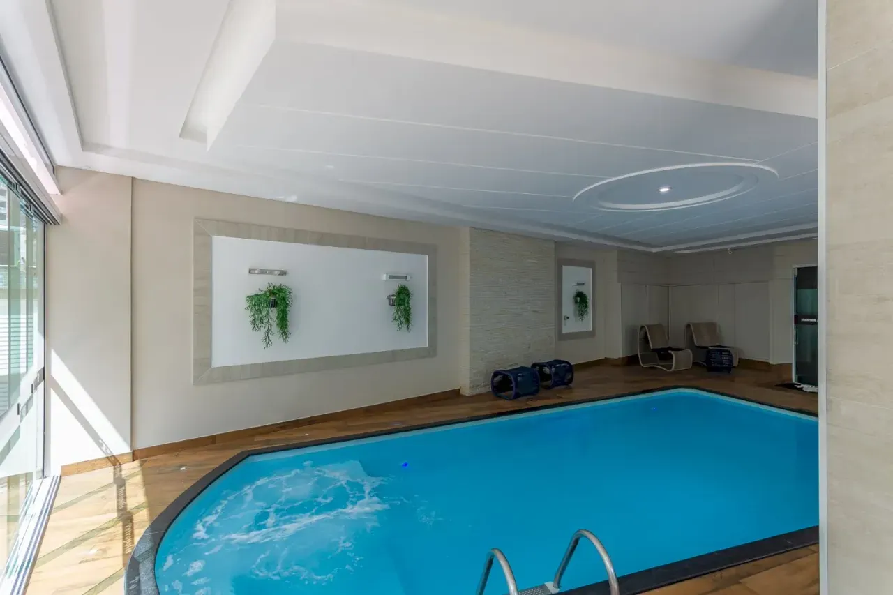 Apartamento no Edifício Residencial Petrópolis com 3 suítes em Balneário Camboriú — foto 31