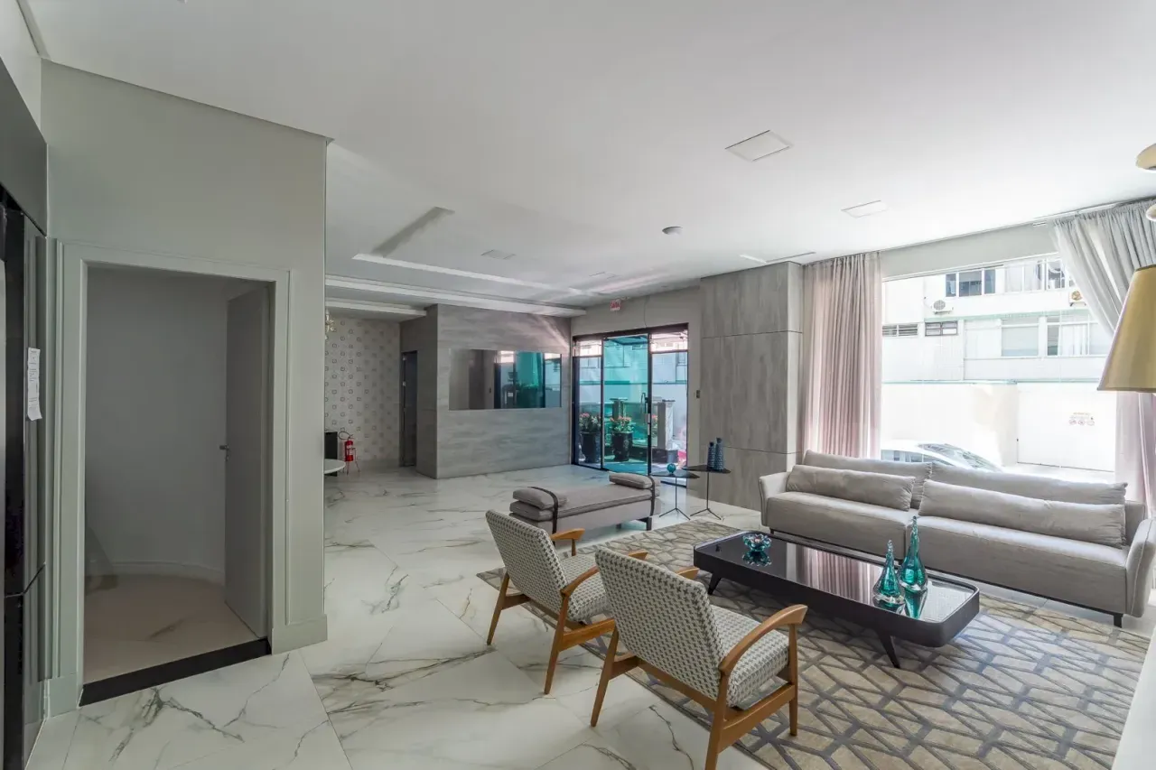 Apartamento no Edifício Residencial Petrópolis com 3 suítes em Balneário Camboriú — foto 33