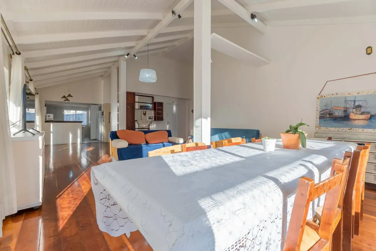 Apartamento com 4 dormitórios sendo 2 suítes e 2 vagas no Centro de Balneário Camboriú — foto 4