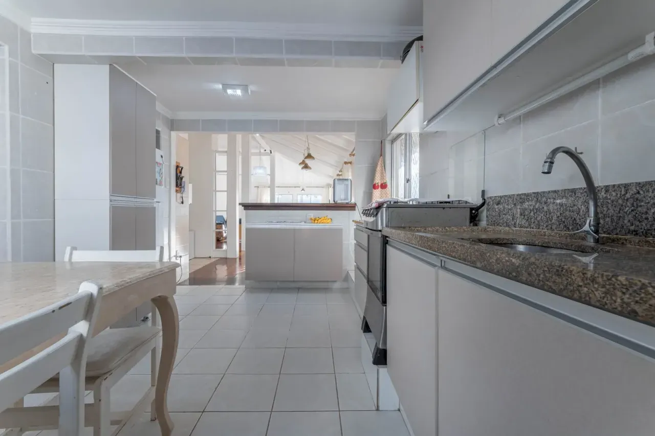 Apartamento com 4 dormitórios sendo 2 suítes e 2 vagas no Centro de Balneário Camboriú — foto 7